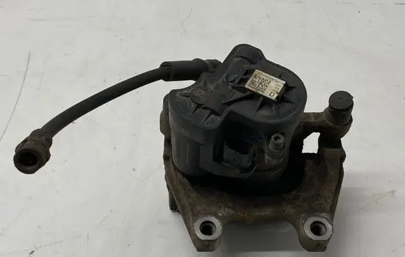 Volkswagen PASSAT B8 Rear brake caliper 11628110652 6426287 270142036421