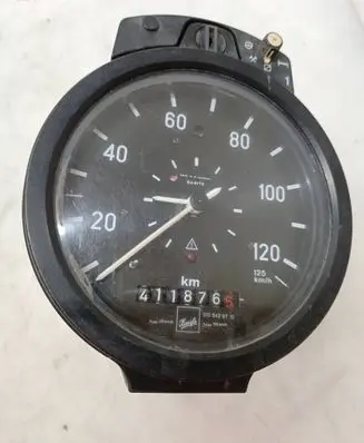 Mercedes-Benz 307 Speedometer (instrument cluster) 0105429710 4118765