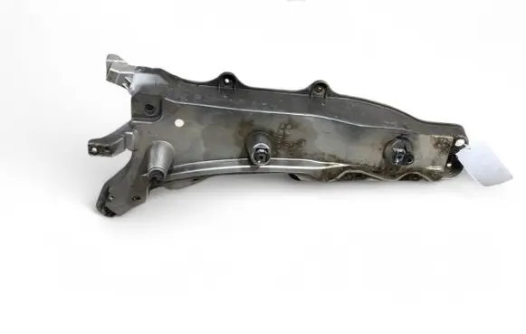 Volvo XC90 Fender mounting bracket 31391778