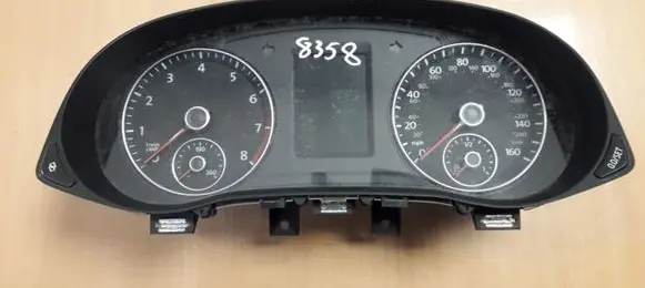 Volkswagen PASSAT B7 USA Speedometer (instrument cluster) 561920970B