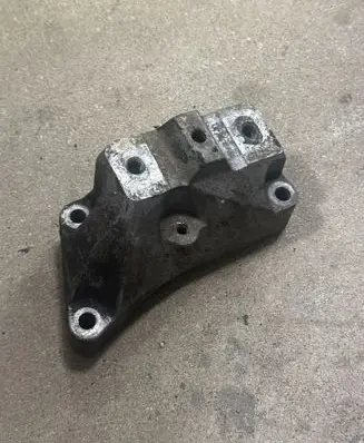 Skoda Octavia Mk1 (1U) Gearbox mounting bracket 1J0199117AK