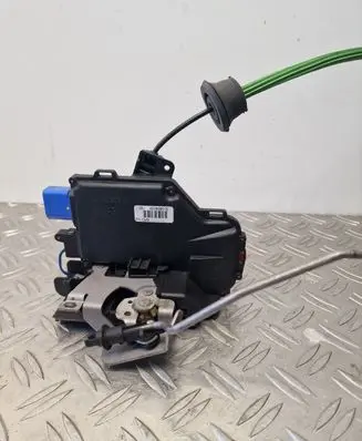 Audi A8 S8 D3 4E Rear door lock 4E0839015