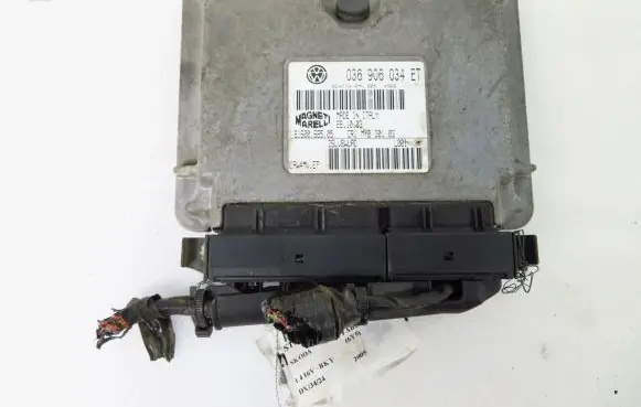 Skoda Fabia Mk1 (6Y) Engine control unit/module 6160068505 036906034ET