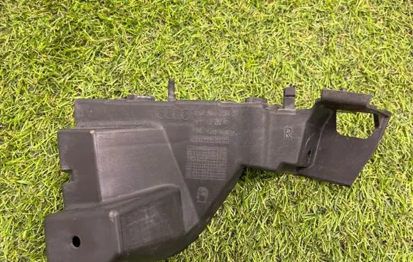 Audi Q5 SQ5 Front bumper mounting bracket 8R0807284C
