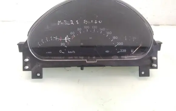 Mercedes-Benz A W168 Speedometer (instrument cluster) 09051682021