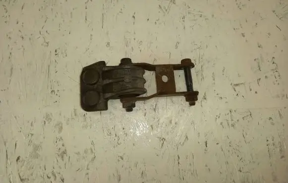 Volvo V70 Engine mount bracket 9445335 3550
