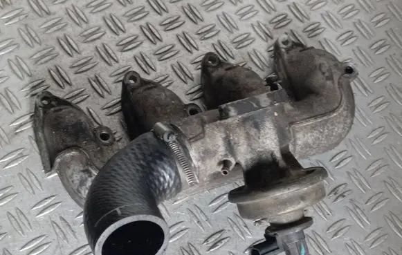 Ford Focus Intake manifold XS4Q9424AF