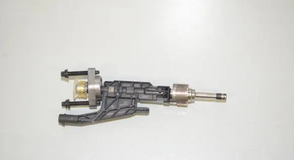 BMW X1 F48 F49 Fuel injector 8656548 13538656548