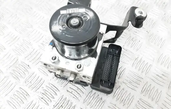 Volvo XC60 ABS Pump 31329139