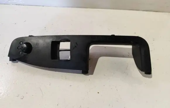 Audi A4 S4 B7 8E 8H Front door window switch trim 8E1867171