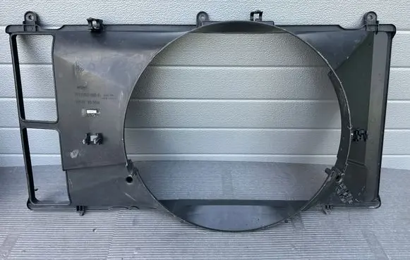 Nissan Patrol Y61 Radiator cooling fan shroud 21476VB800