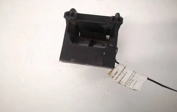BMW 5 E60 E61 Radiator mount bracket 10808612