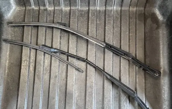 Volvo V60 Headlight wiper blade set 31693540 31693539