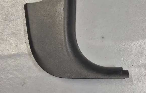 BMW 3 E90 E91 Foot area side trim 51437066990 7066990