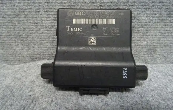 Audi A3 S3 A3 Sportback 8P Gateway control module 1K0907530D