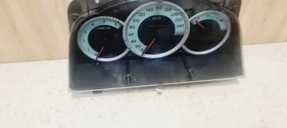 Toyota Corolla Verso AR10 Speedometer (instrument cluster) 838000F090 MB2574303100