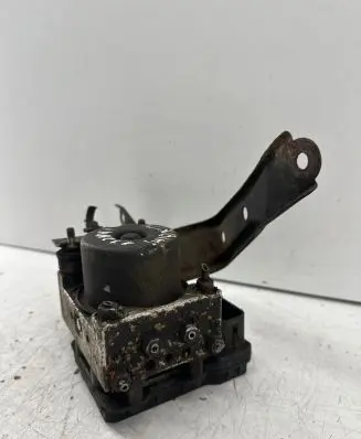 Mitsubishi Lancer ABS Pump MB52WDE38051 7U003805530D6