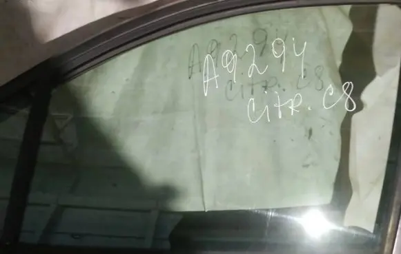 Citroen C8 Front door window glass four-door as2