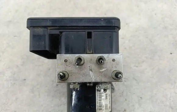 BMW 3 E90 E91 ABS Pump 