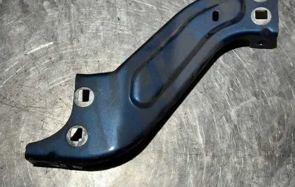 Citroen Berlingo Fender mounting bracket