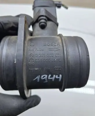 Volkswagen Caddy Mass air flow meter 0281002531 038906461B