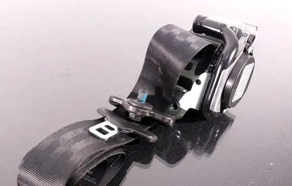 Volvo V60 Rear seatbelt 616160000