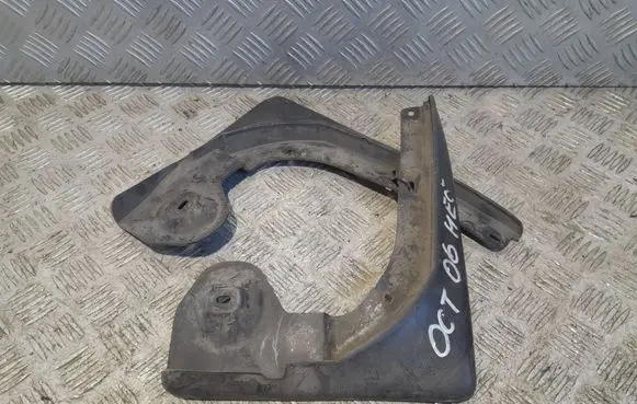 Skoda Octavia Mk2 (1Z) Front mudguard 