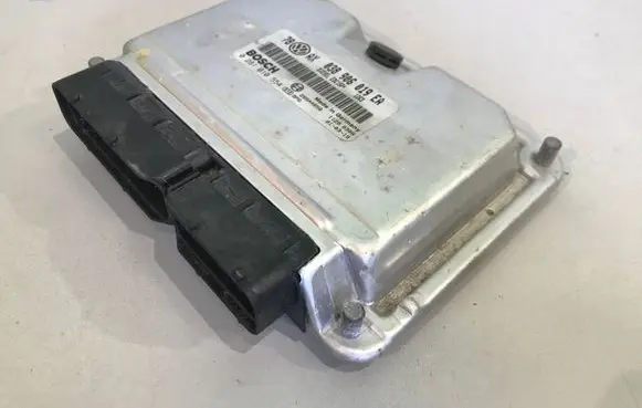 Volkswagen PASSAT B5.5 Engine control unit/module 038906019EA 0281010554