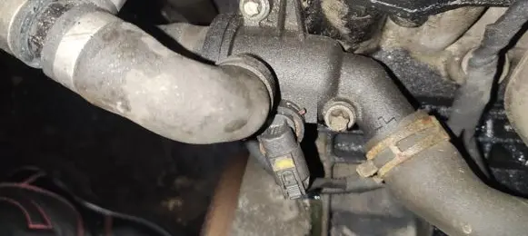 Mercedes-Benz A W168 Engine coolant pipe/hose A6682030275