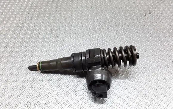 Volkswagen Caddy Fuel injector 038130073BN