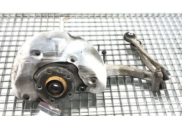Audi A5 8T 8F Front wheel hub spindle knuckle 