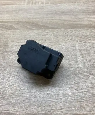 Volvo V50 Air flap motor/actuator 4N5H19E616AC