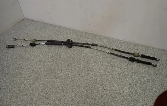 Mazda 5 Gear shift cable linkage 