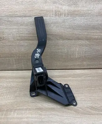 Ford Mondeo Mk III Accelerator throttle pedal 2S719F836DA