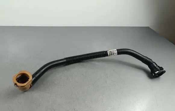 Coolant pipe/hose