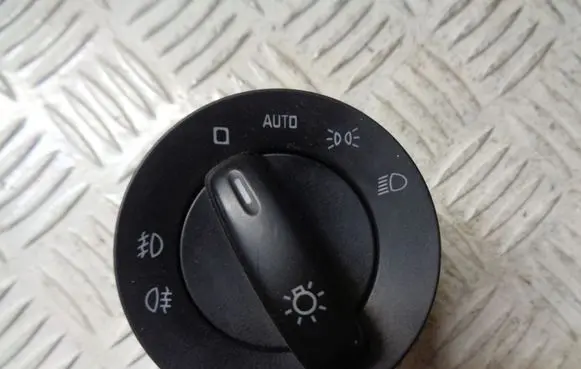 Skoda Yeti (5L) Light switch 5L0941431E