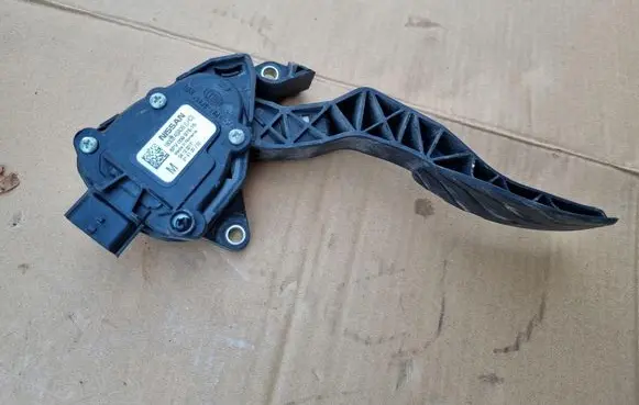 Nissan Qashqai Accelerator throttle pedal 180024BA0B