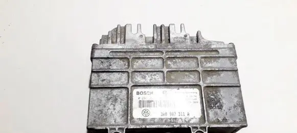 Volkswagen Golf III Engine control unit/module 0261203591 3a0907311a