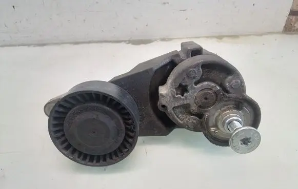 Volvo V70 Alternator belt tensioner 
