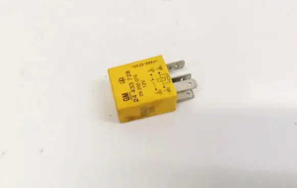 Opel Zafira A Other relay 24433728 29200076