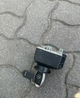 Mercedes-Benz E W212 Ignition lock A2129056901 1009359901