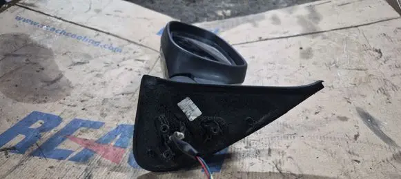 Nissan Micra Front door electric wing mirror 011031