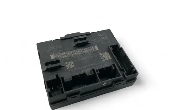 Volkswagen Golf VII Door control unit/module 5Q0959393E