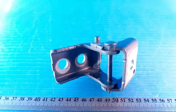 Opel Corsa F Tailgate/trunk/boot hinge