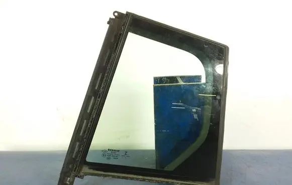Renault Megane IV Rear side window 