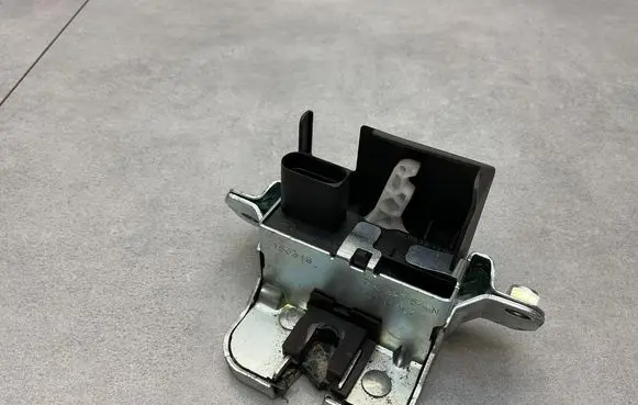 Volkswagen Sharan Tailgate/trunk/boot lock/catch/latch 7P0827505N