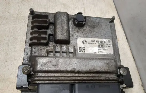Seat Ibiza IV (6J,6P) Engine control unit/module ECU 03P906021BD 28356811 03P906021BC