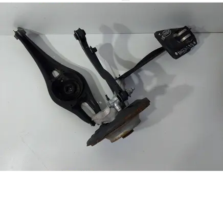 Rear wheel hub spindle/knuckle