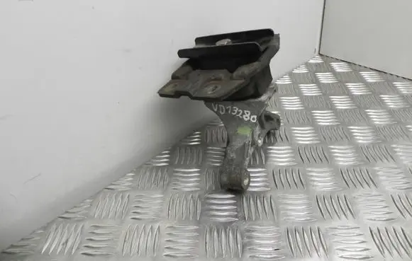 Volkswagen Up Engine mount bracket 1S0199555A VD13280