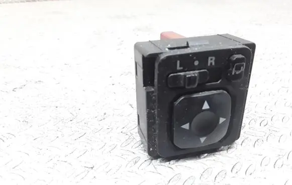 Mitsubishi Grandis Wing mirror switch 183569
